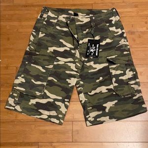 NWT True Religion Distressed Camo Cargo Shorts